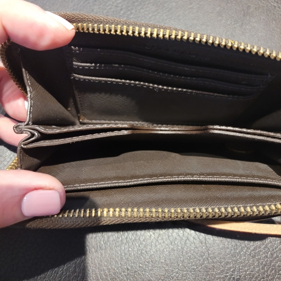 Michael Kors wallet - Picture 2 of 6